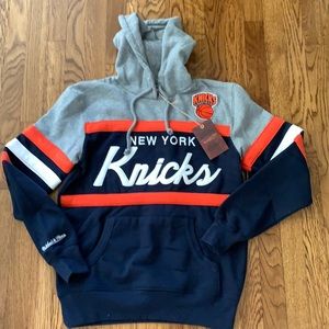 New York Knicks basketball NYK women hoody small